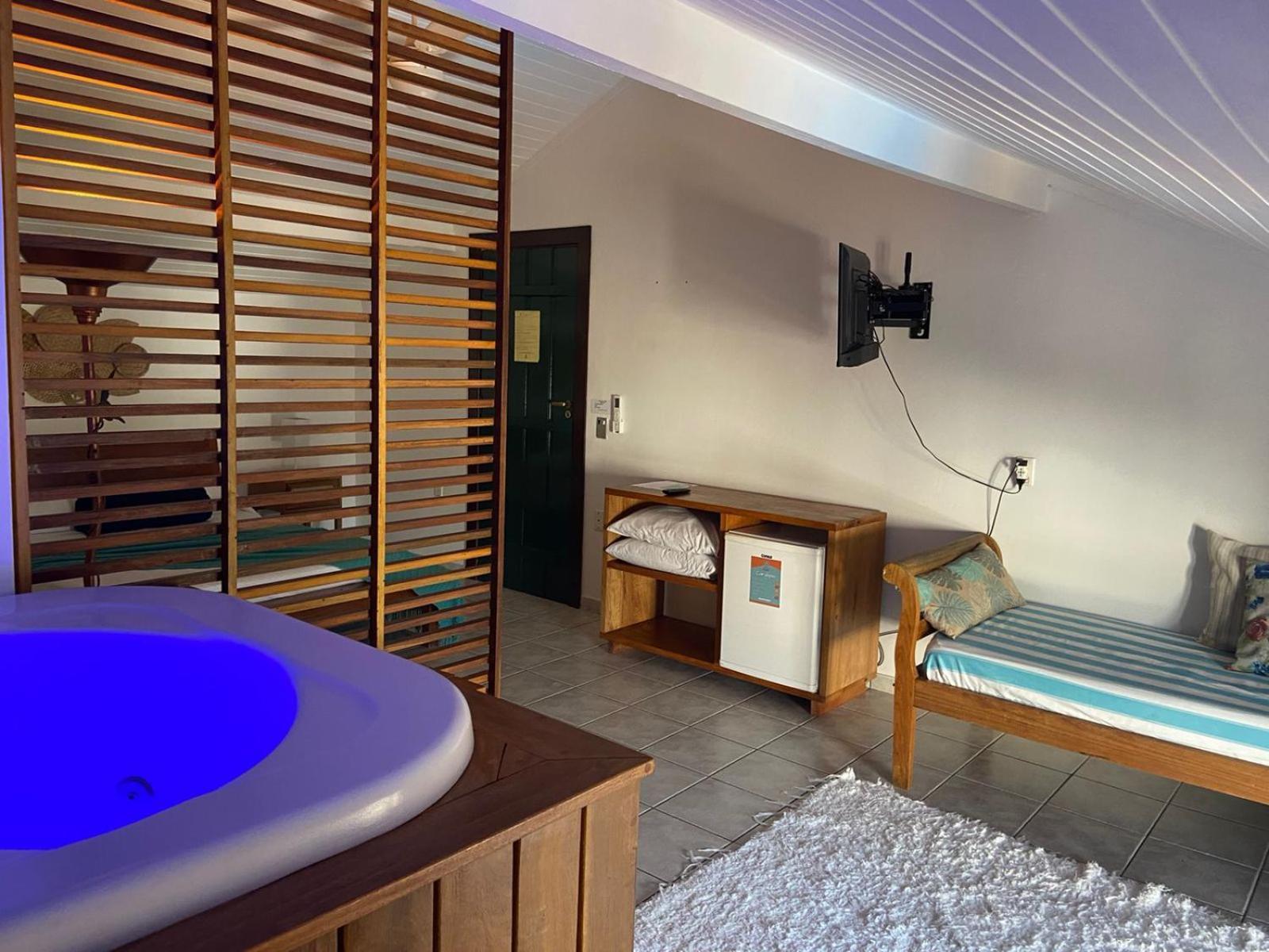 Quarto Duplo com Banheira de Hidromassagem